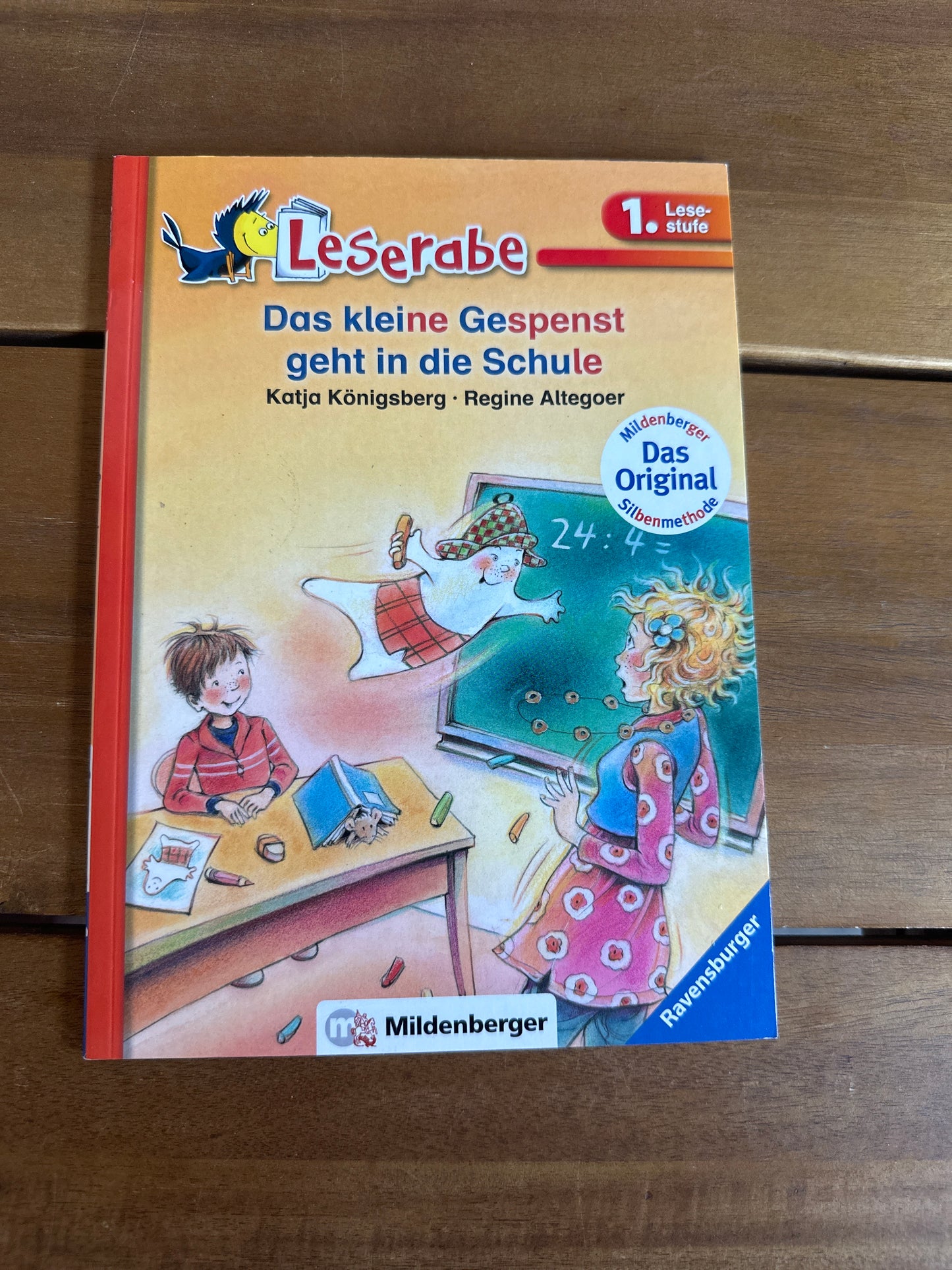 Das kleine Gespenst geht in die Schule
