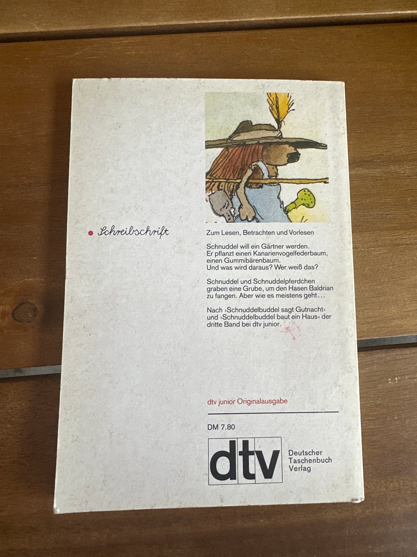 Schnuddellruddel fängt einen Hasen